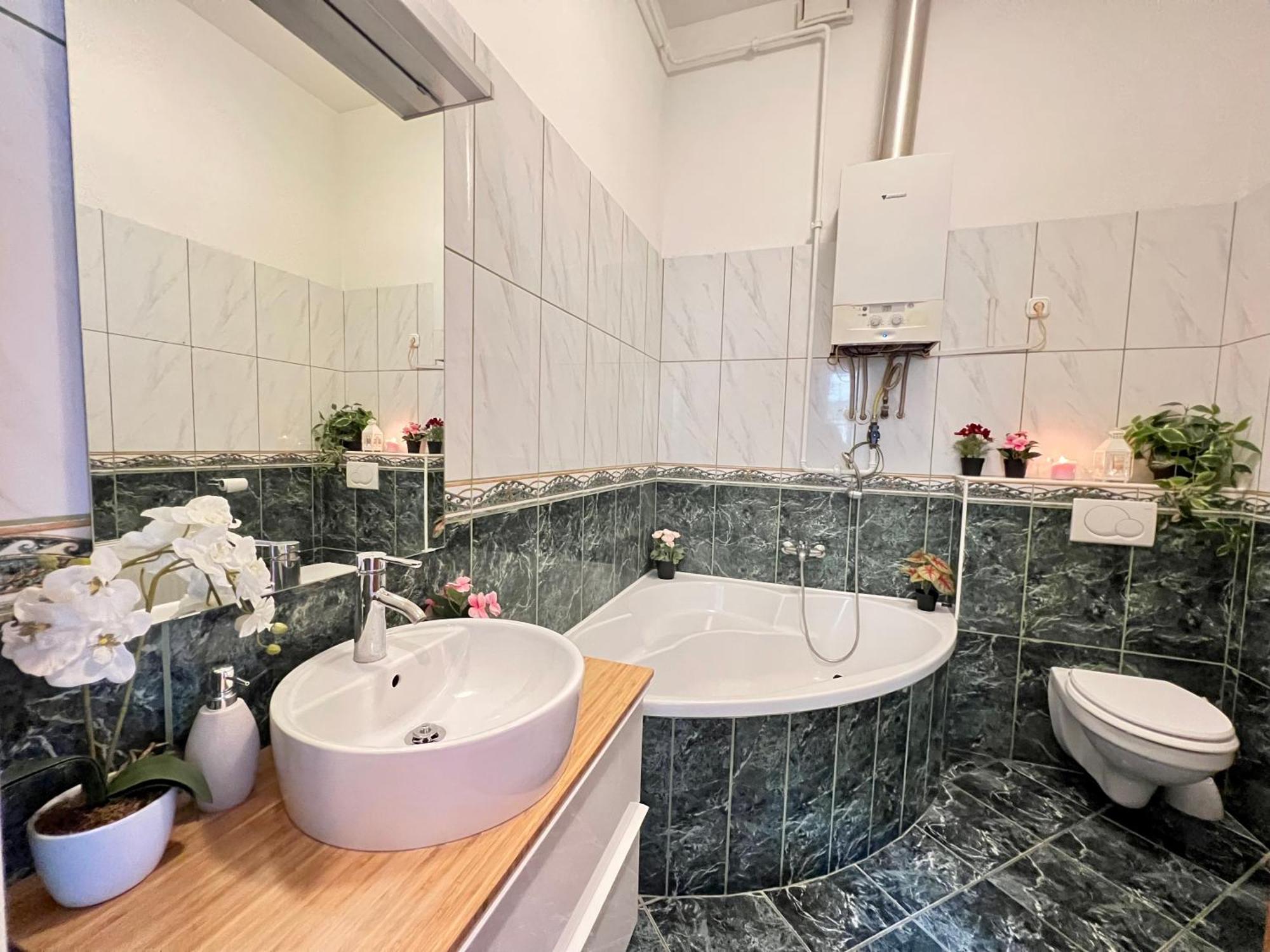 Kerepesi 3 - Opposite Keleti Station Apartment Budapest Ngoại thất bức ảnh